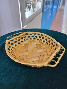 Корзина малая из лозы